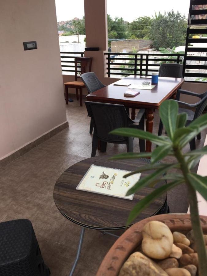 Lee Homestay Hampi Eksteriør billede